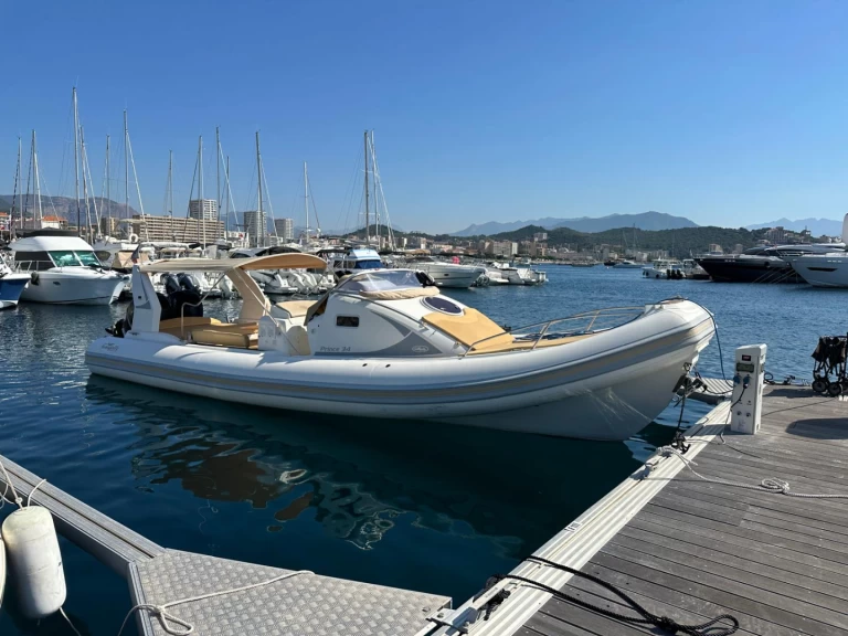 Alquiler Neumática en Terracina - Nuova Jolly Prince 28 Sport Cabine