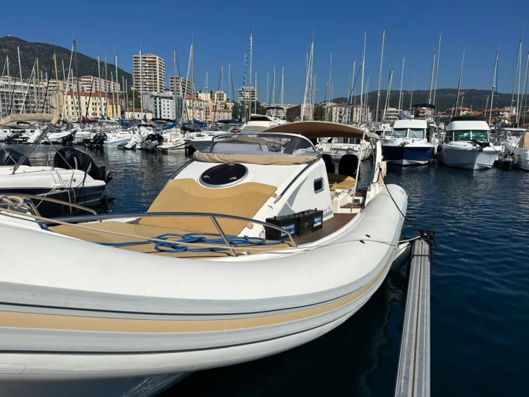 Alquiler de embarcaciones Nuova Jolly Prince 28 Sport Cabine enTerracina en Samboat