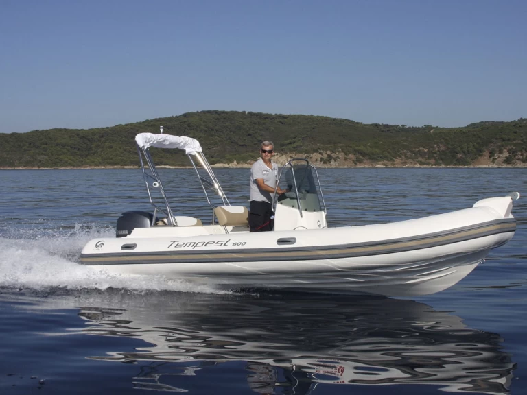 Alquiler Neumática en Port de Fort-de-France - Capelli Tempest 625 Easy