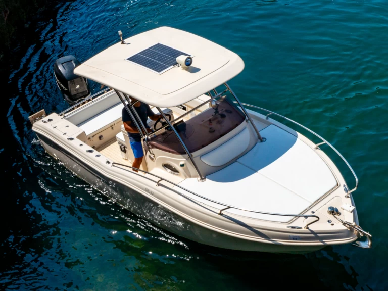 Alquiler de Ranieri Evo 23 en Nápoles