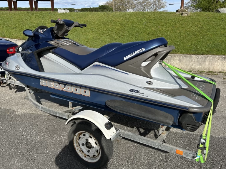 Alquiler de embarcaciones Sea-Doo Gtx 4 tec limited enBelleville-en-Beaujolais en Samboat