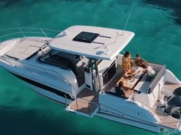 Alquiler Lancha en Cogolin - Jeanneau CAP CAMARAT 10.5