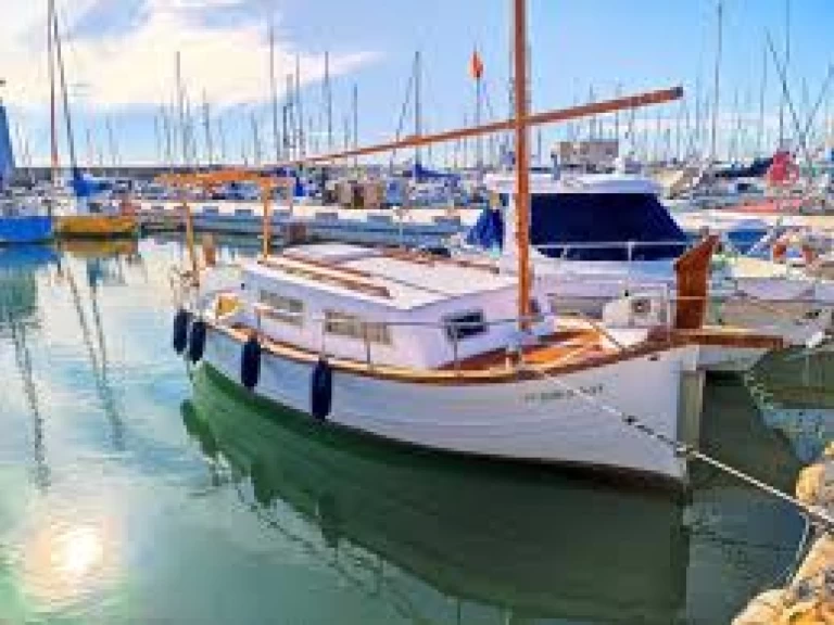 Astilleros Menorca Conquistador 36 de alquiler a Roses