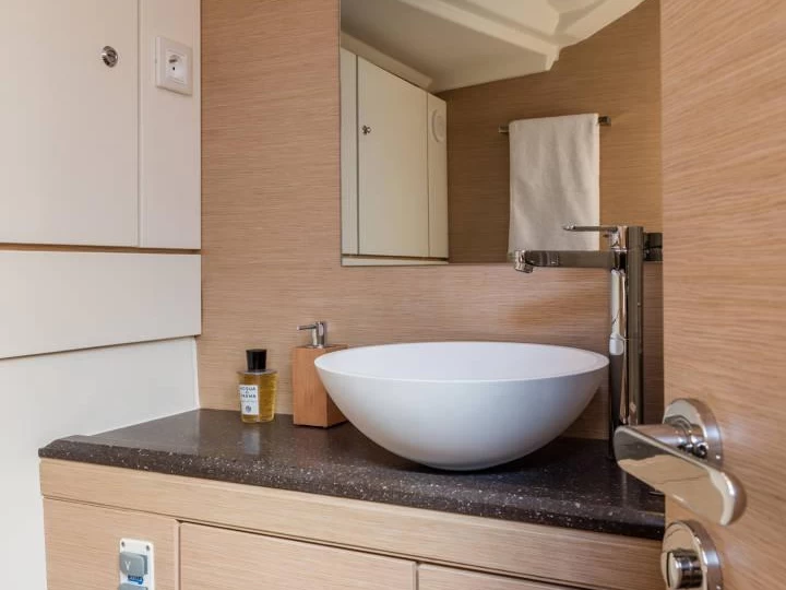 Alquiler Velero Jeanneau con o sin  título de navegación