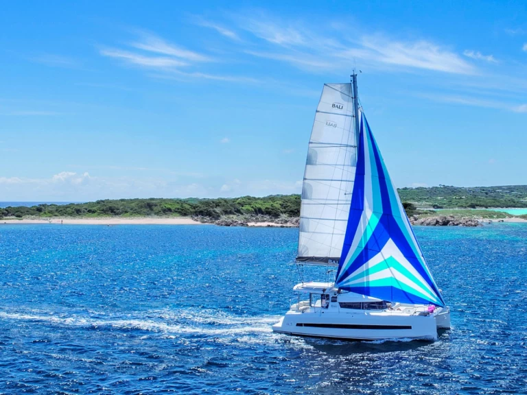 Alquiler Catamarán Bali con o sin  título de navegación