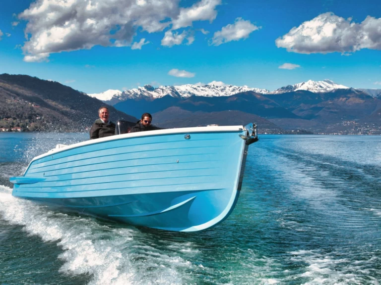 Lancha para alquilar Giardini-Naxos al mejor precio