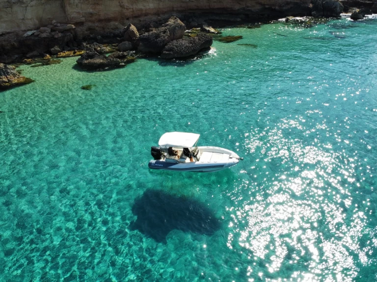 Alquiler de Zodiac N-ZO 600 en Santa Eulària des Riu