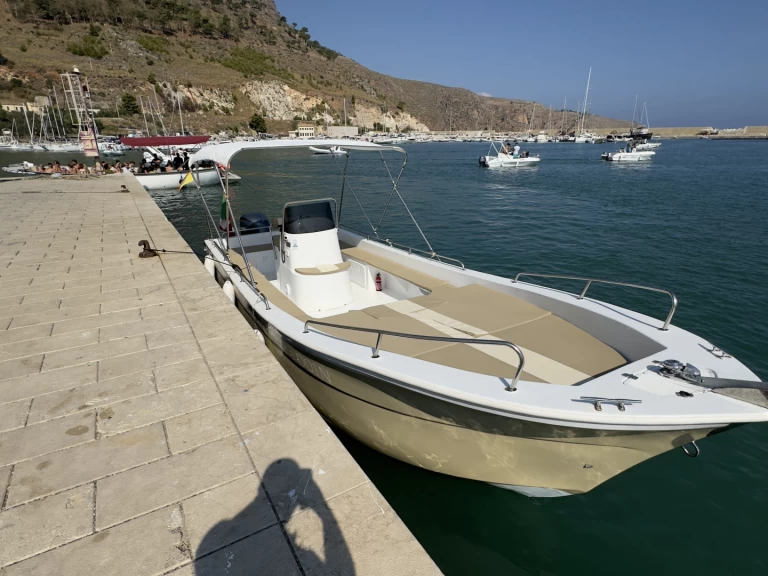 LIVER Open 860 de alquiler a Castellammare del Golfo