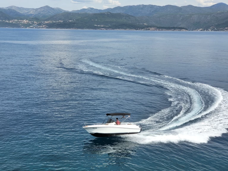 Alquiler de embarcaciones Jeanneau Cap Camarat 6.5 CC enDubrovnik en Samboat