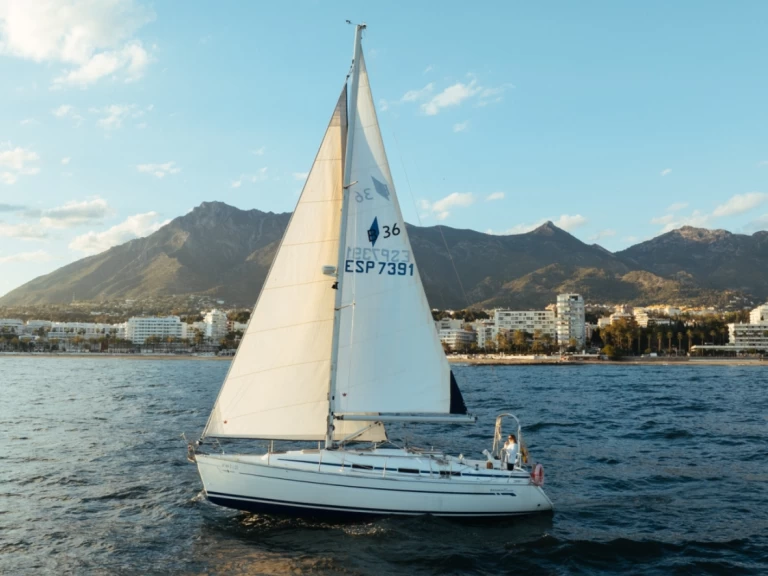 Bavaria Bavaria 36 Cruiser de alquiler a Puerto Deportivo de Marbella