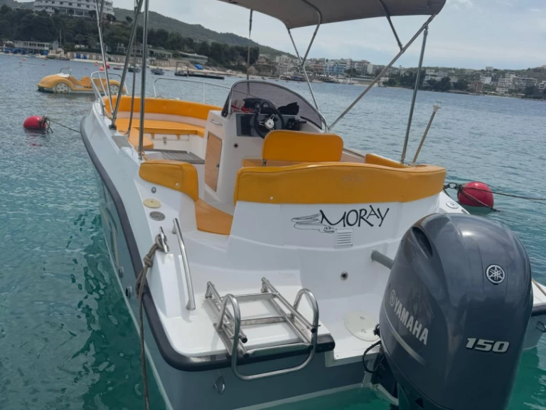 Marinello 7.5m de alquiler a Ksamil