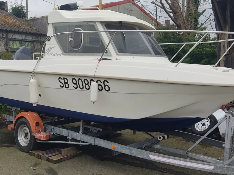 Alquiler de embarcaciones Ultramar Week End 700 enSaint-Quay-Portrieux en Samboat