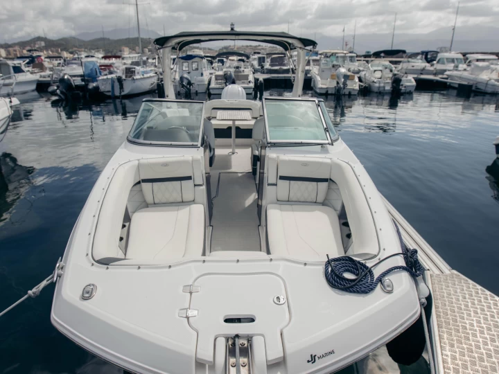 Alquiler Lancha Régal con o sin  título de navegación