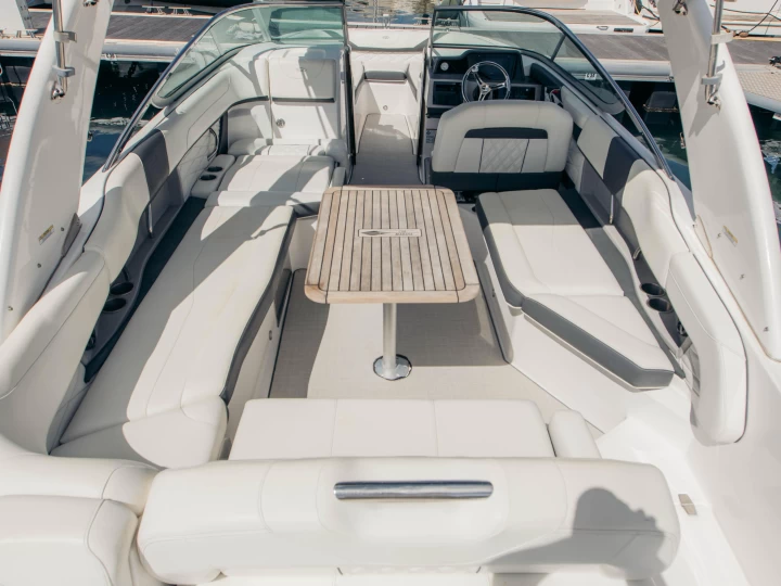 Alquiler Lancha Régal con o sin  título de navegación