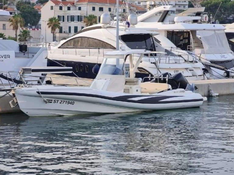 Alquiler Neumática SuperRib con o sin  título de navegación