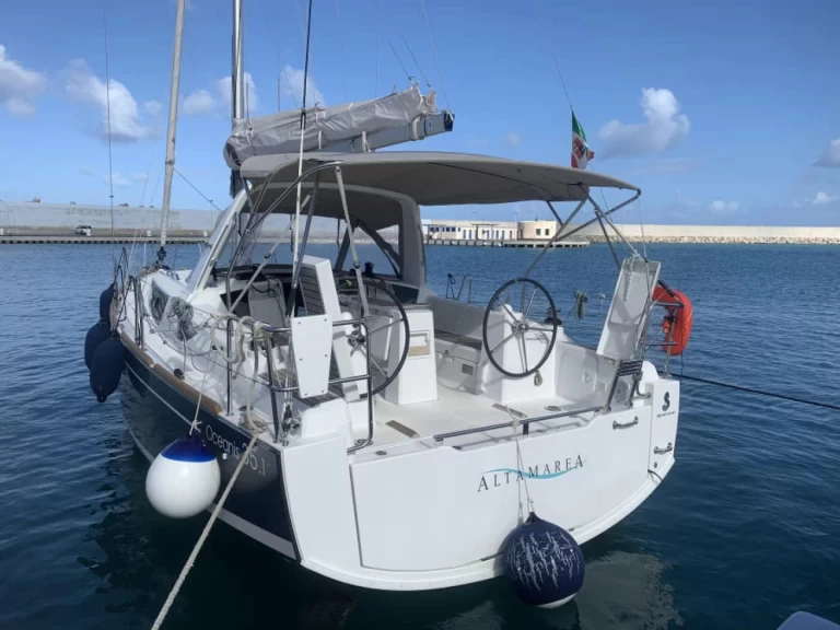 Bénéteau Oceanis 35.1 de alquiler a Palermo