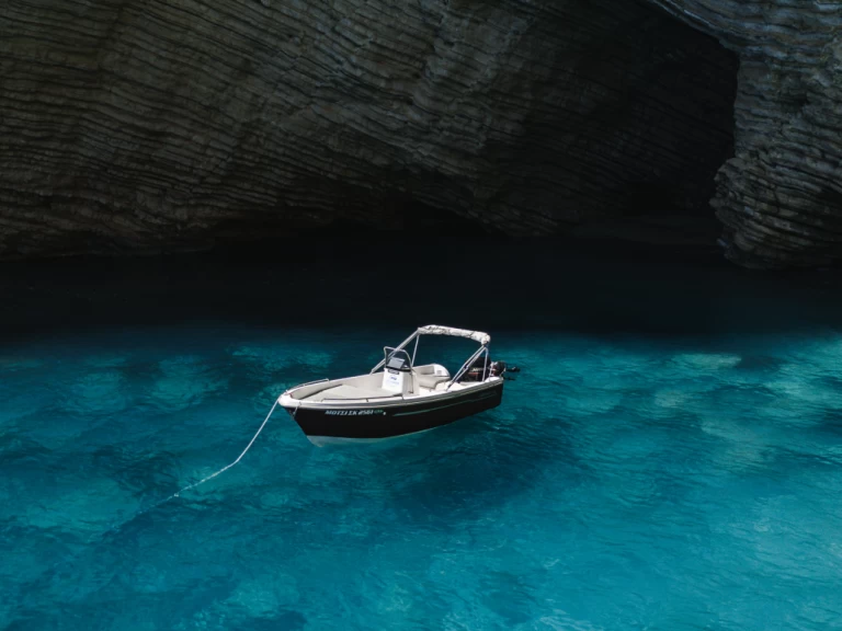 Alquiler de Lancha, con o sin patrón Nikitas Palaiokastrítsa