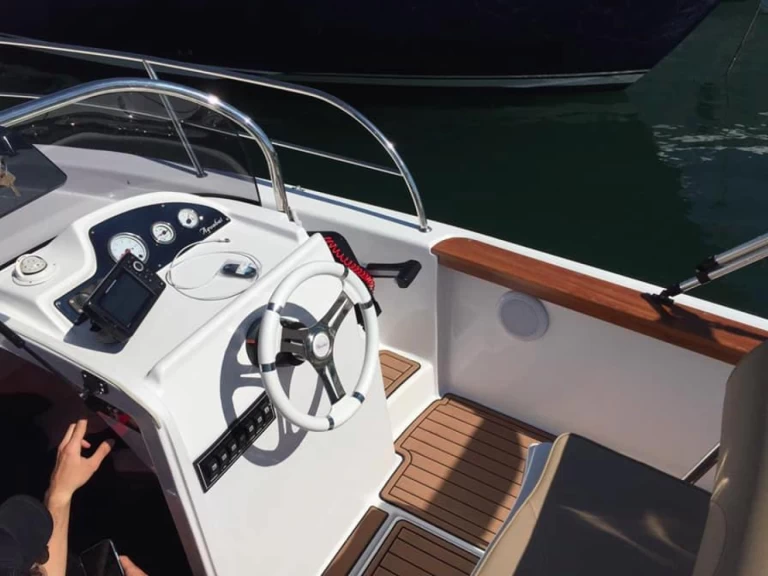 Alquiler de embarcaciones Aquabat SPORT INFINITY 21 enCatania en Samboat