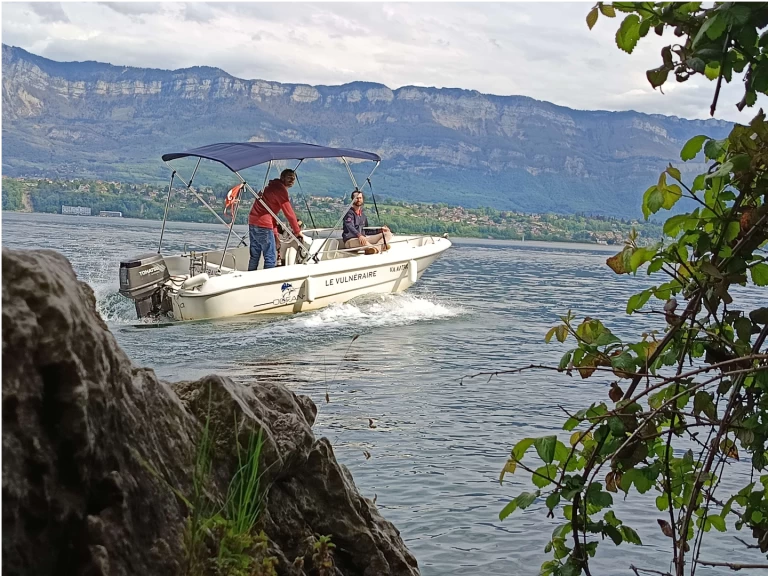 Sessa Marine Ocean 450 de alquiler a Le Bourget-du-Lac