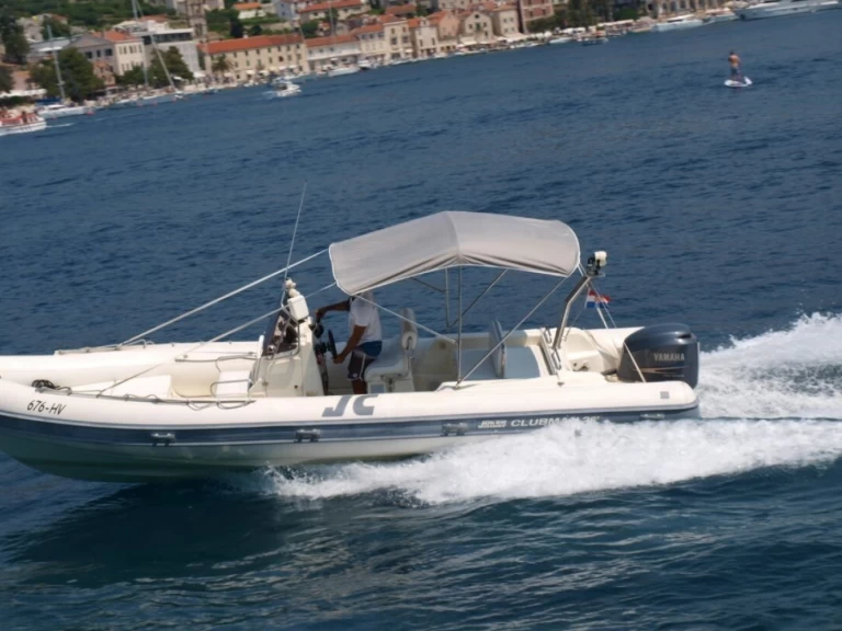 Alquiler de Neumática, con o sin patrón Joker Boat Hvar