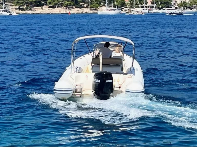 Alquiler Hvar - Joker Boat Clubman 26 en SamBoat