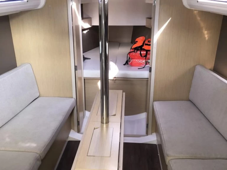 Alquiler Izola - Bénéteau Oceanis 30.1 en SamBoat