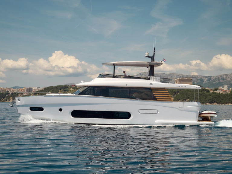 Alquiler de embarcaciones Azimut Azimut Magellano 66 enPodstrana en Samboat