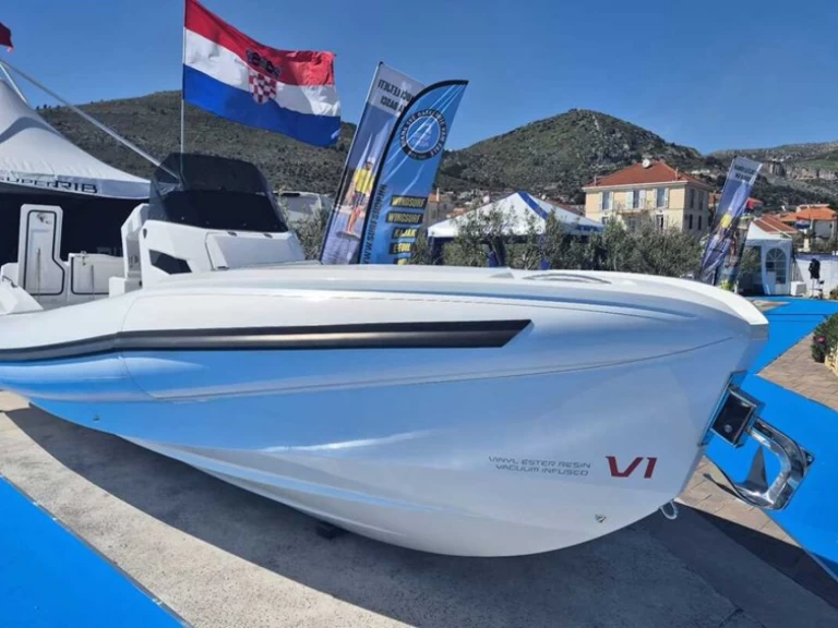 Alquiler de barcos Podstrana barato de Open 30