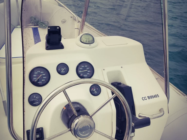 Alquiler de embarcaciones Zodiac Pro Open 550 enDinard en Samboat