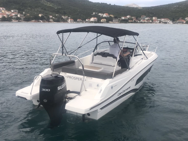 Alquiler de embarcaciones Jeanneau Cap Camarat 7.5 WA Serie 2 enTrogir en Samboat