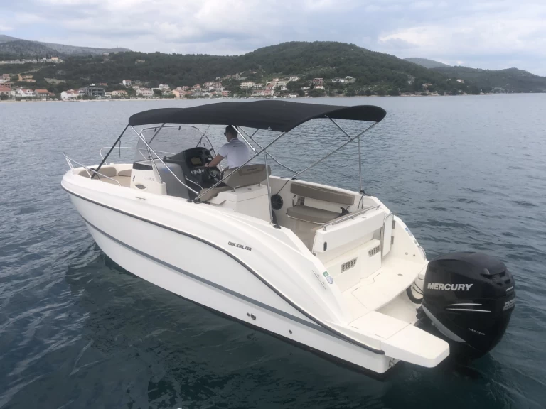 Alquiler de Lancha, con o sin patrón Quicksilver Trogir