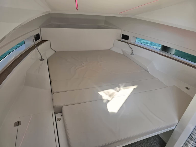 Alquiler de De Antonio De Antonio D32 en Seget Donji