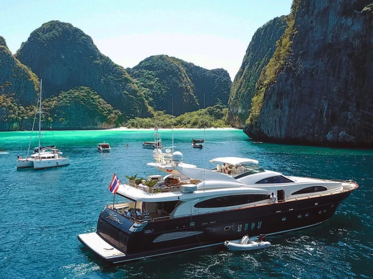 Alquiler de barcos Phuket (City) barato de Astondoa 102