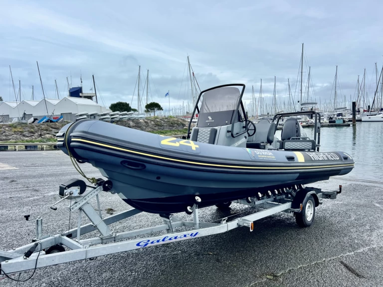 Alquiler de embarcaciones Highfield Patrol 660 enLa Rochelle en Samboat