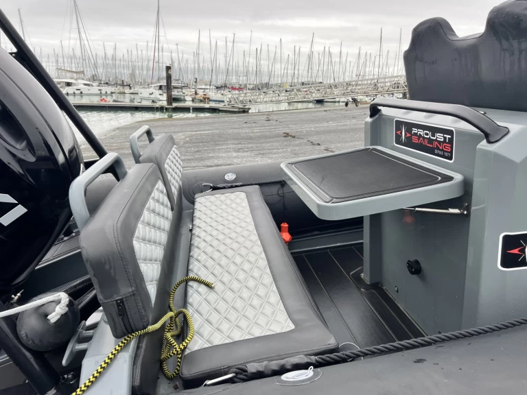 Alquiler Neumática Highfield con o sin  título de navegación