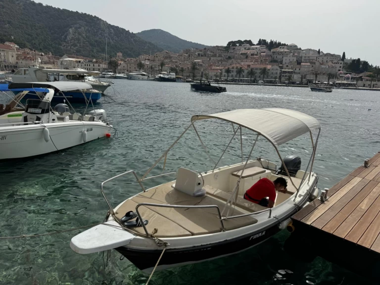 Alquiler Hvar - Nautica 500 en SamBoat