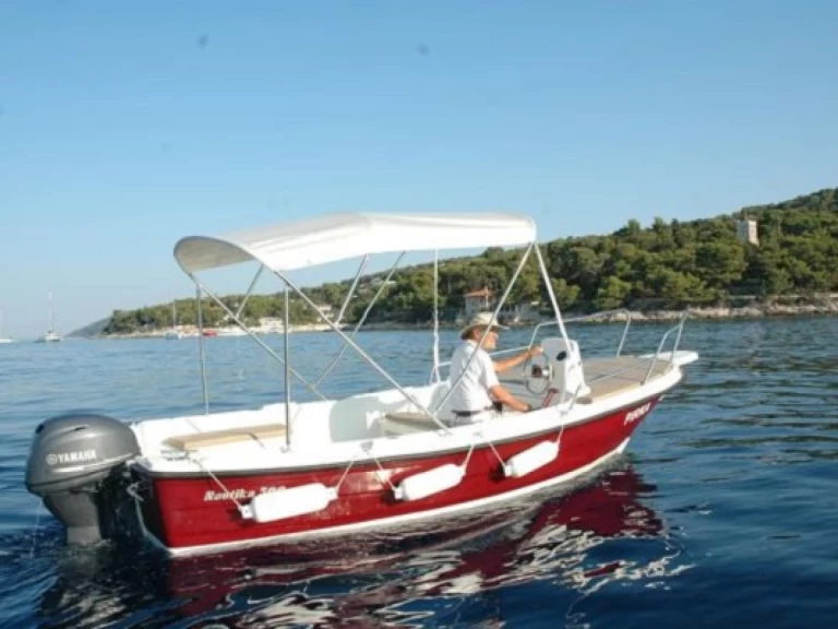 Alquiler de barcos Hvar barato de 500