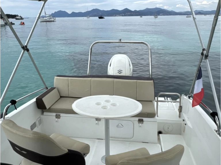 Bénéteau Flyer 6.6 SUNdeck de alquiler a Cannes