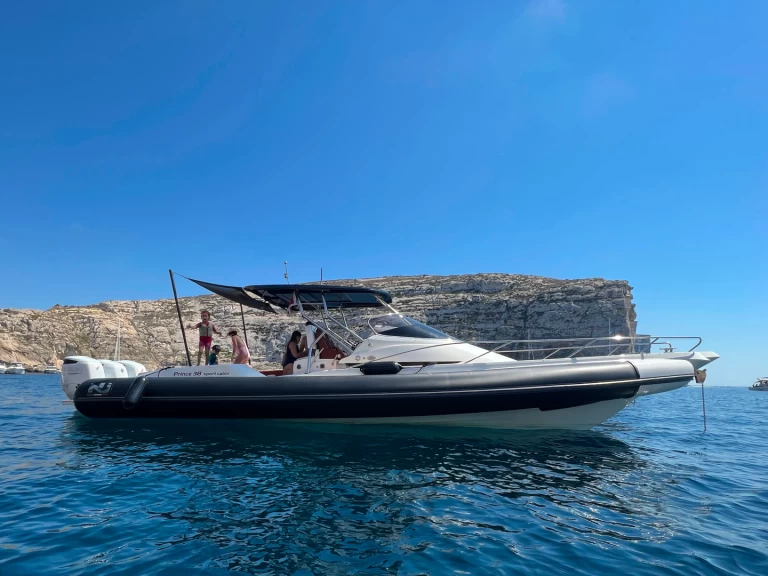 Alquiler de barcos Valletta barato de Nuova Jolly Prince 38 Sport Cabin