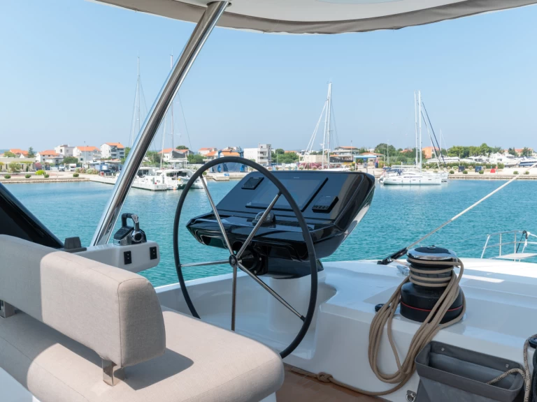 Alquiler de embarcaciones Lagoon Lagoon Sixty 5 enSplit en Samboat
