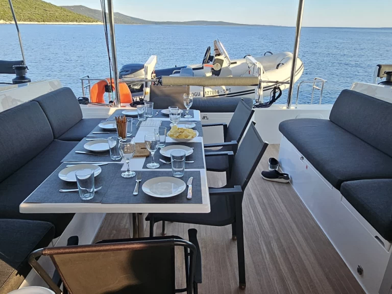 Catamarán para alquilar Punat al mejor precio