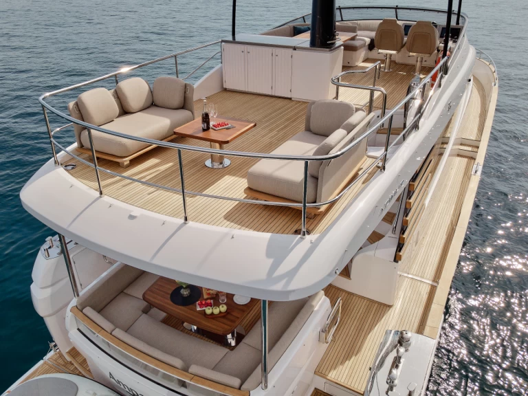 Yate de lujo para alquilar Seget Donji al mejor precio