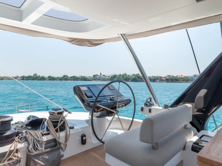 Alquiler de embarcaciones Lagoon Lagoon Sixty 5 enSplit en Samboat