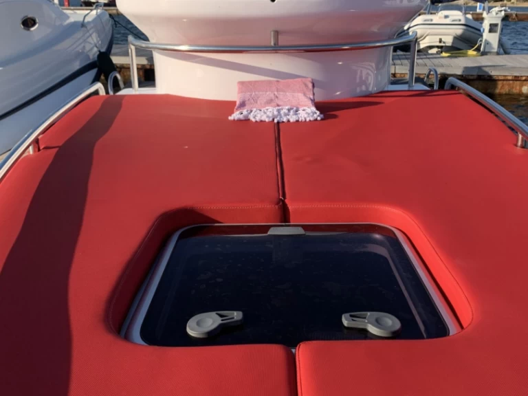 Alquiler de embarcaciones Pirelli P zero 1100 enTaormina en Samboat