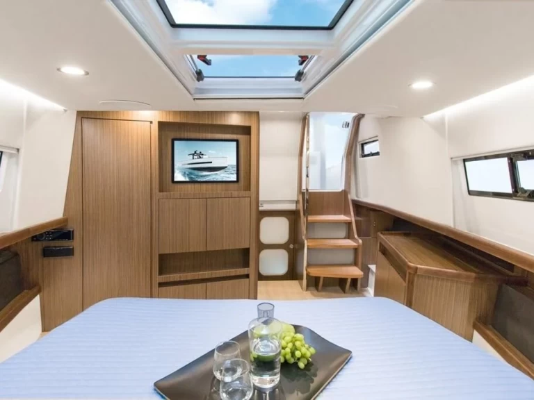 Alquiler de embarcaciones Fjord 44 Open enSainte-Maxime en Samboat