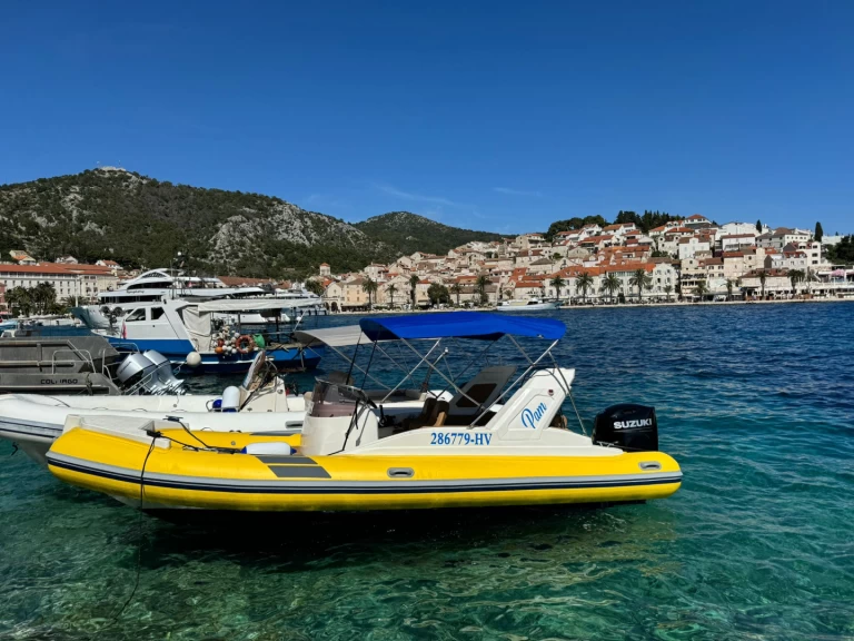 Solemar Aquamax F23 de alquiler a Hvar