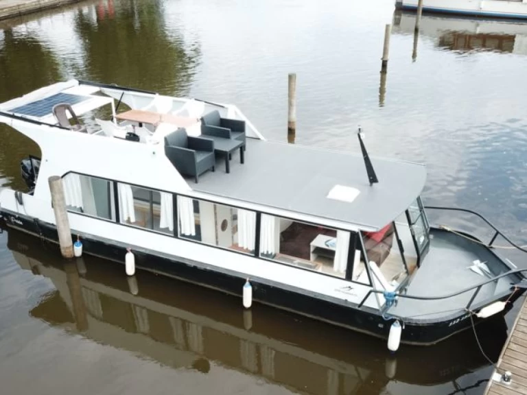 Traweller YB35 de alquiler a České Vrbné