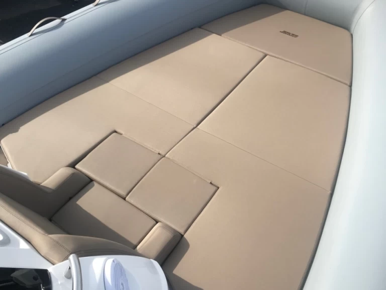 Neumática para alquilar Port du Lavandou al mejor precio