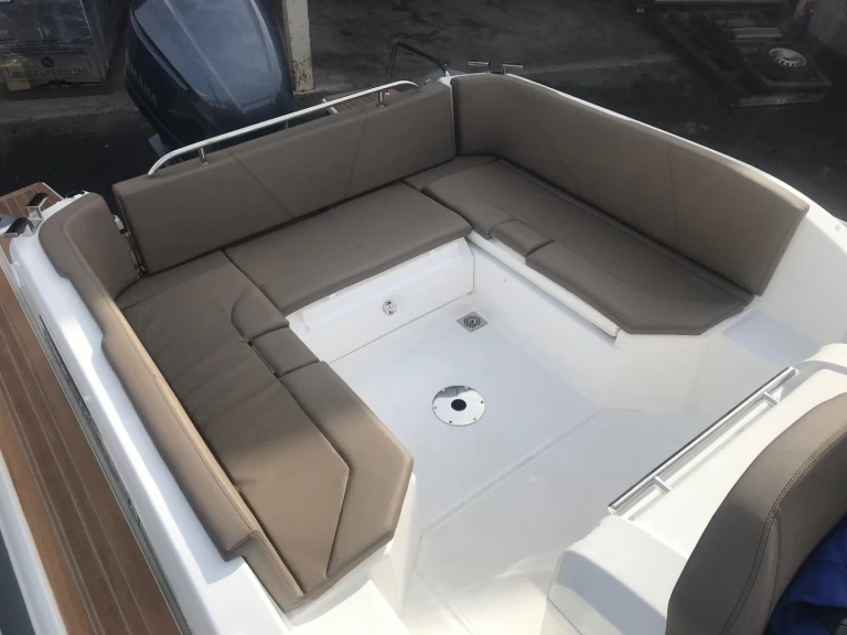 Joker Boat Clubman 28 de alquiler a Port du Lavandou