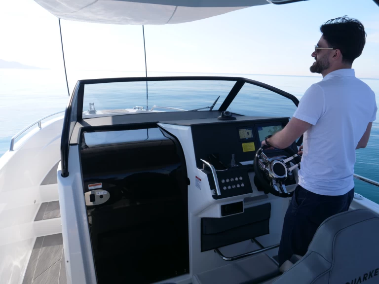 Alquiler de barcos Roses barato de Quarken 27 T-TOP
